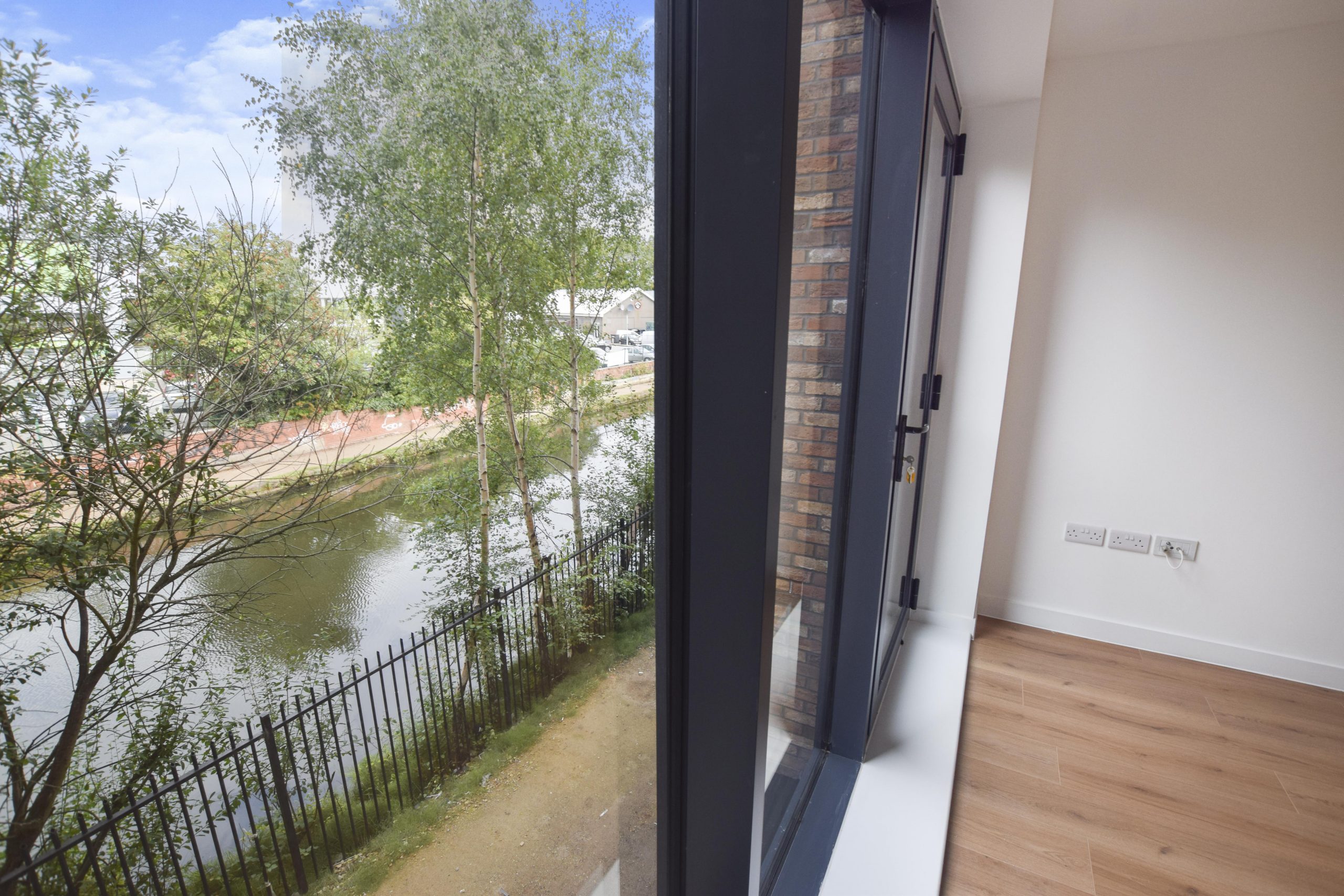Wharf Road | Altrinchham Apartment To Rent