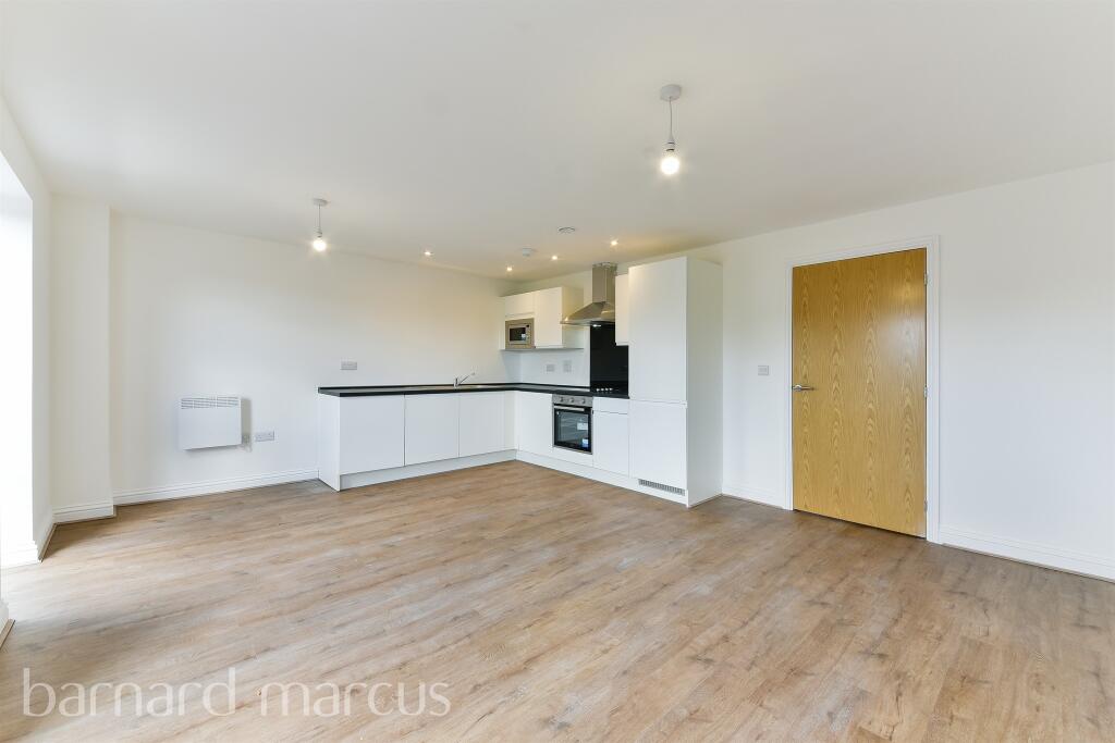 Feltham Court | Middlesex | 3 Bedroom Apartment For Rent