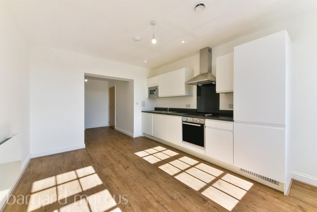 Feltham Court | Middlesex | 3 Bedroom Apartment For Rent