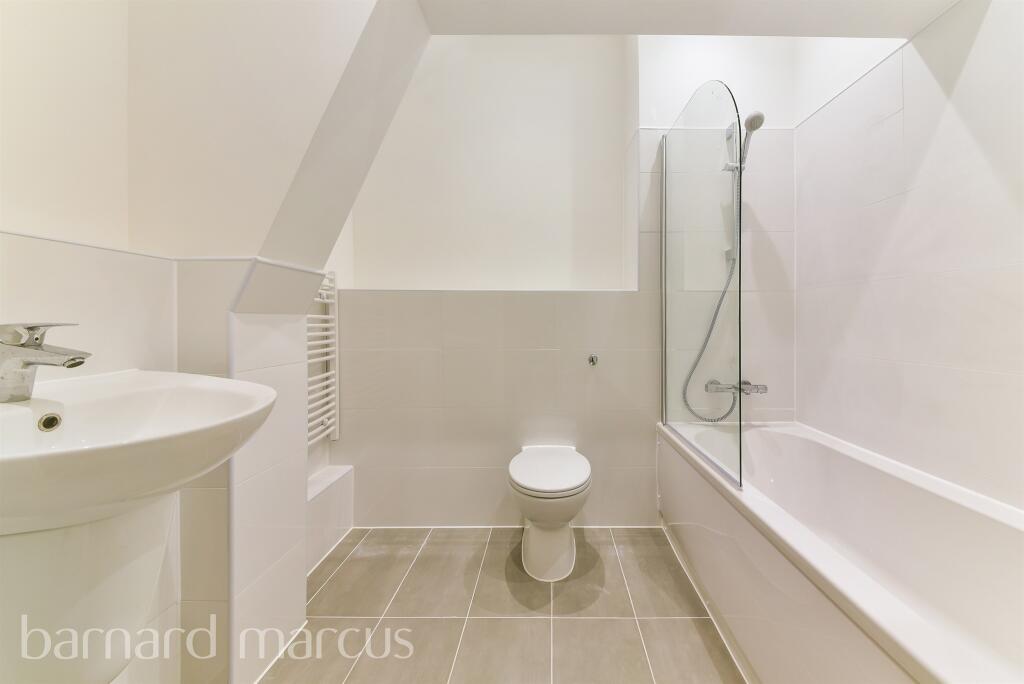 Feltham Court | Middlesex | 3 Bedroom Apartment For Rent